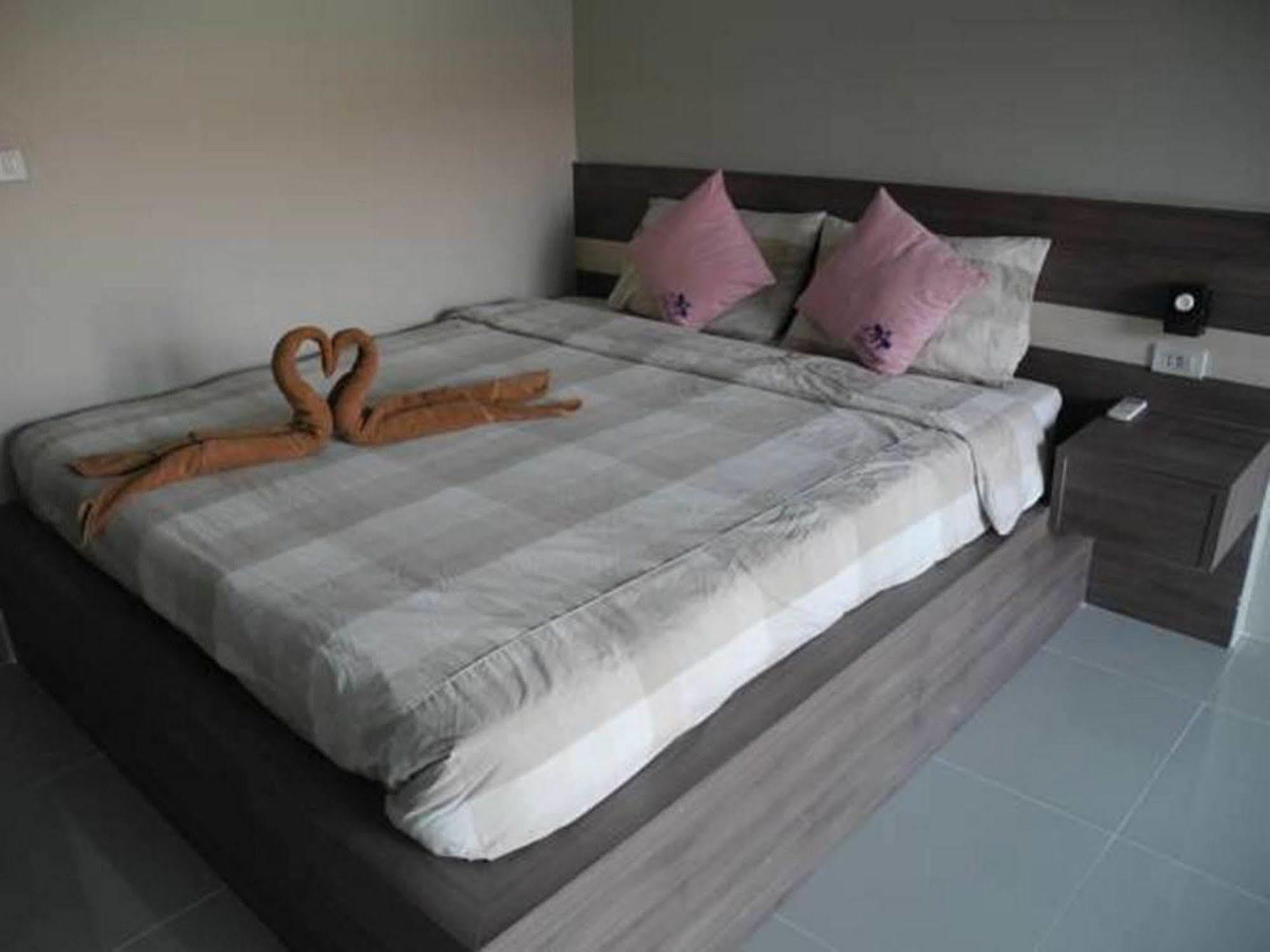 Bee Orchid Pool Villa Pattaya Ngoại thất bức ảnh